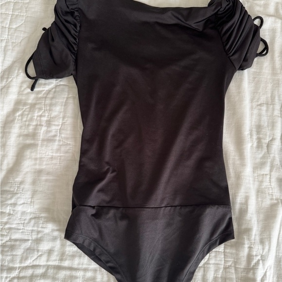 ADIKA Black Size XS short sleeve bodysuit with snap bottom and ruching - Picture 6 of 10